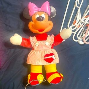 Learn to dress vintage Minnie Mouse